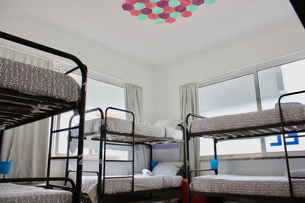 Rich & Poor Hostel Αλμπουφέιρα Πορτογαλία